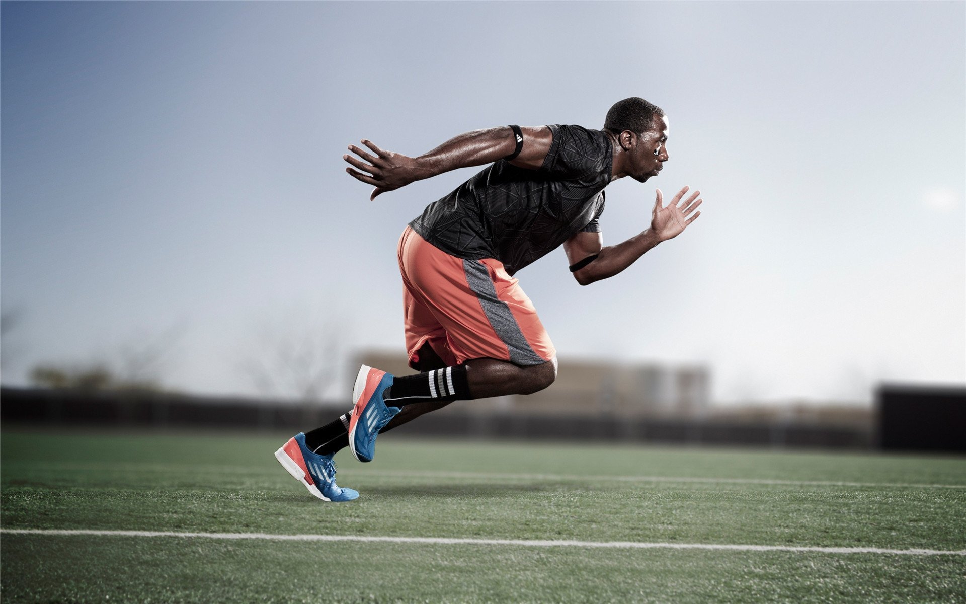 马赛险胜希腊，阿尔瓦雷斯统治全场，一场技术与意志的较量